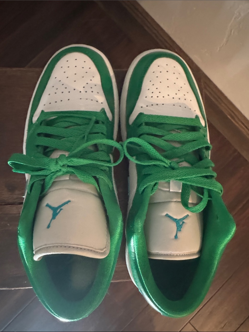 Jordan Low Top Sneakers Green White Blue - Picture 3 of 4